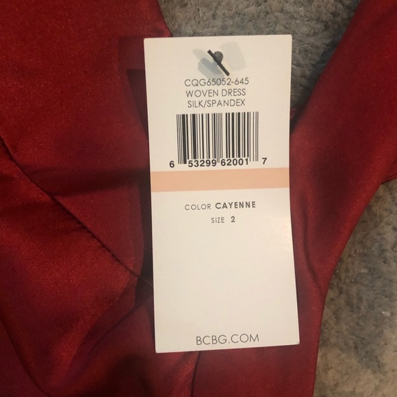 BCBG silk red dress. Mid length. Size 2 - Picture 3 of 3